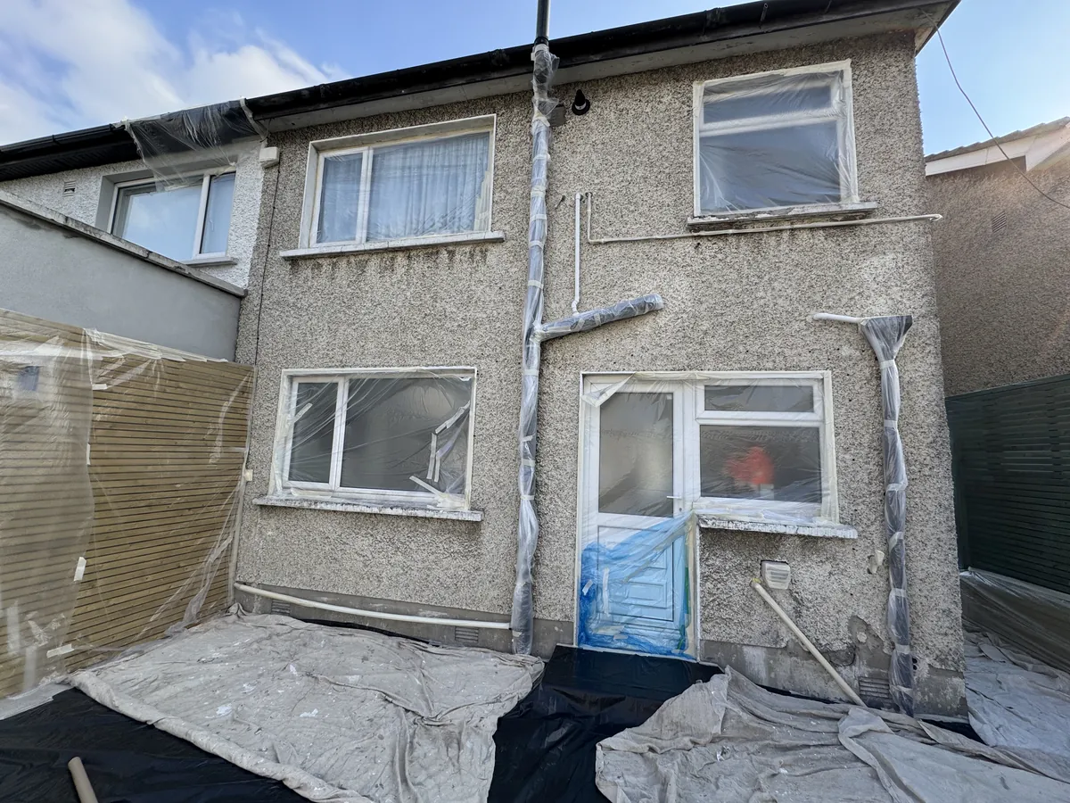 Exterior spray painting of a Dublin house by Original Dublin Painter